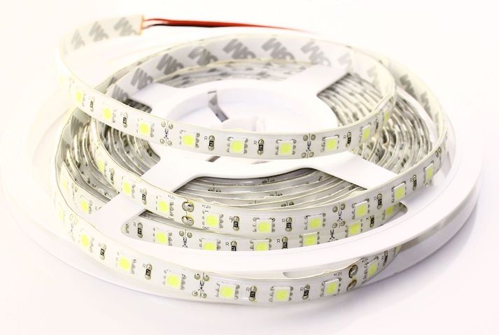Sehr helles LED Stripe, Band 5m (500cm) mit 5100 Lumen 60 Watt kaltweiß 12V  DC